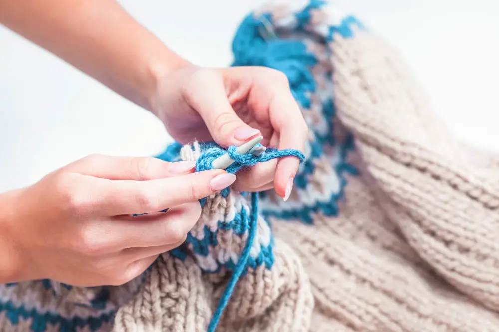 Knitting With Different Yarn Colors