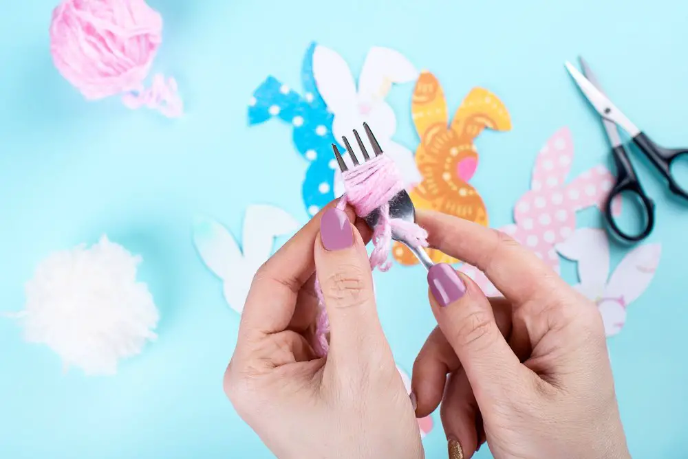 Pompom Making With Fork