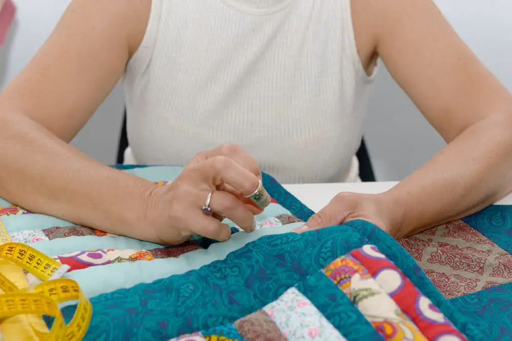 How to Tie a Quilt Using Buttons
