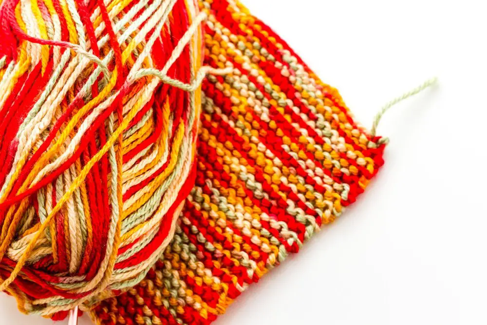 Gold Yarn: Comprehensive Guide & Expert Tips for Best Use