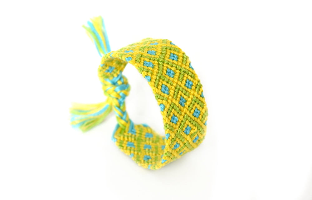 Neon Pattern Bracelet Yarn