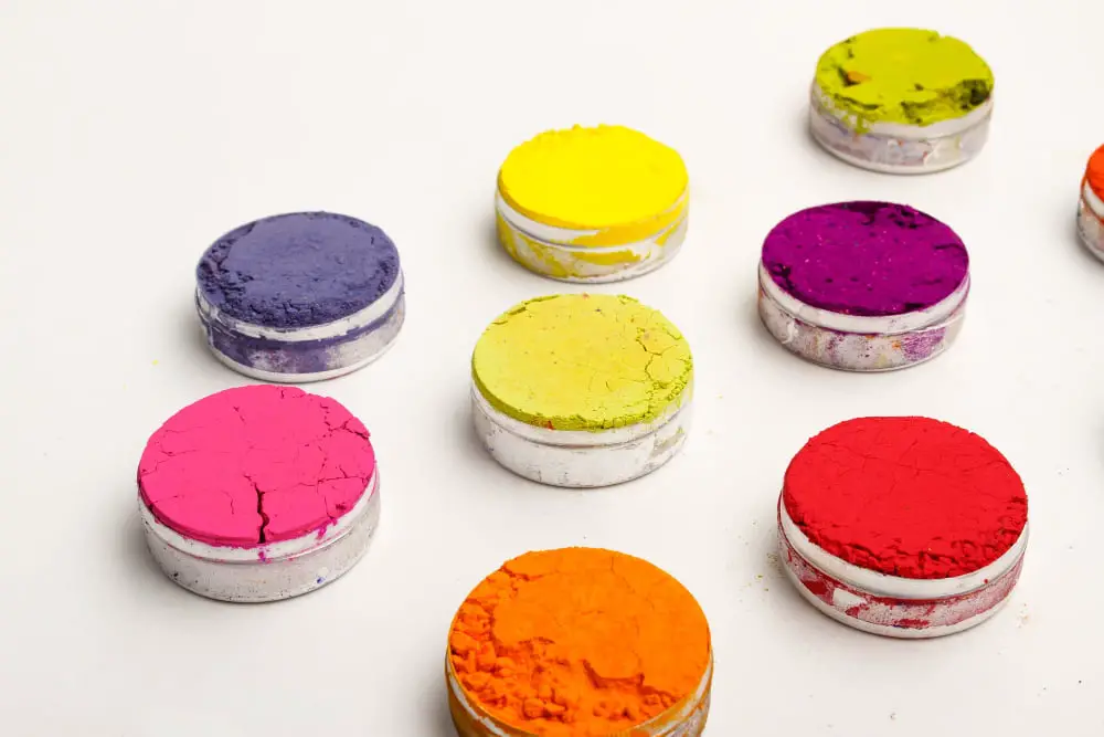 Using Disperse Dye for Pale to Medium Acrylic Yarn Shades