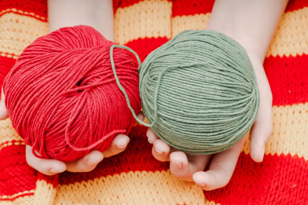 How to Find Both Yarn Ends of a Skein 