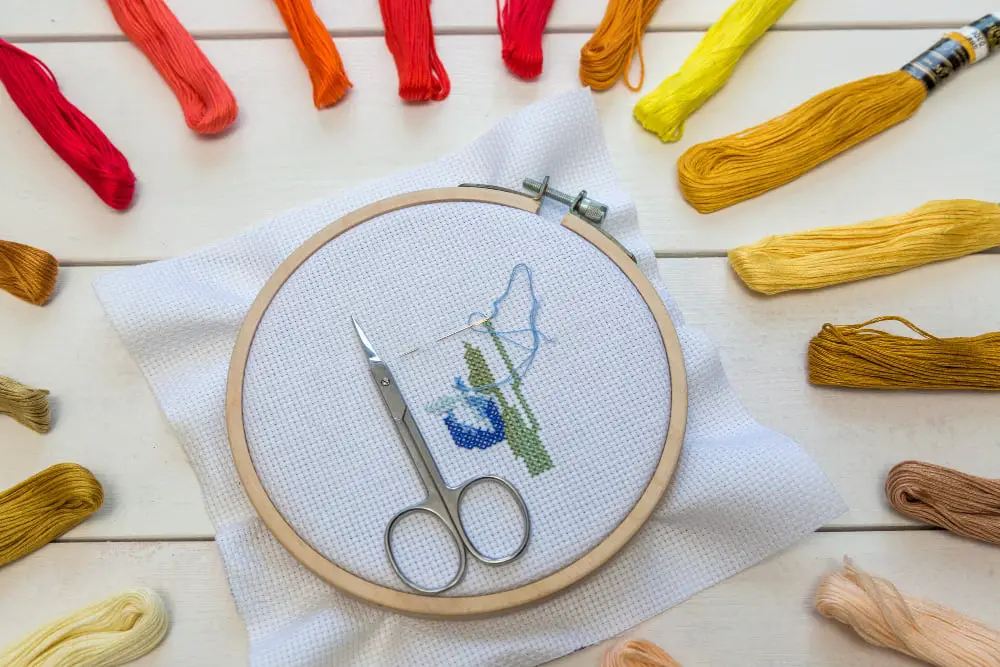 Splitting the Colours in Yarn Embroidery
