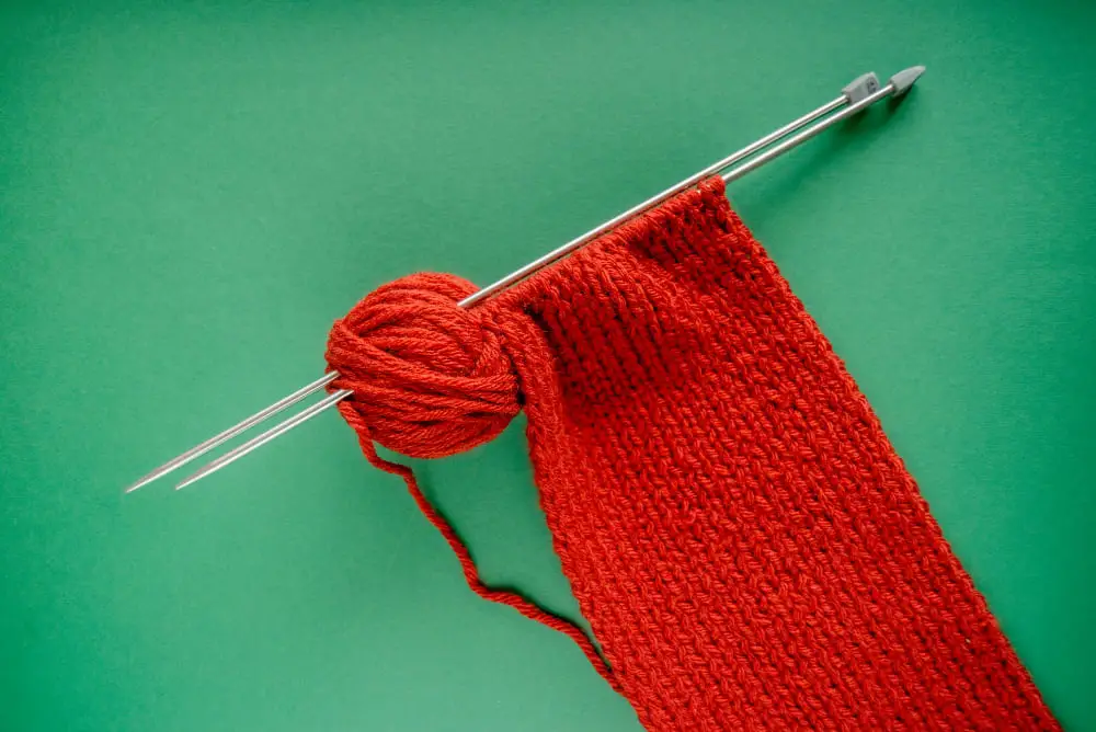 stockinette stitch pattern yarn weight red scarf