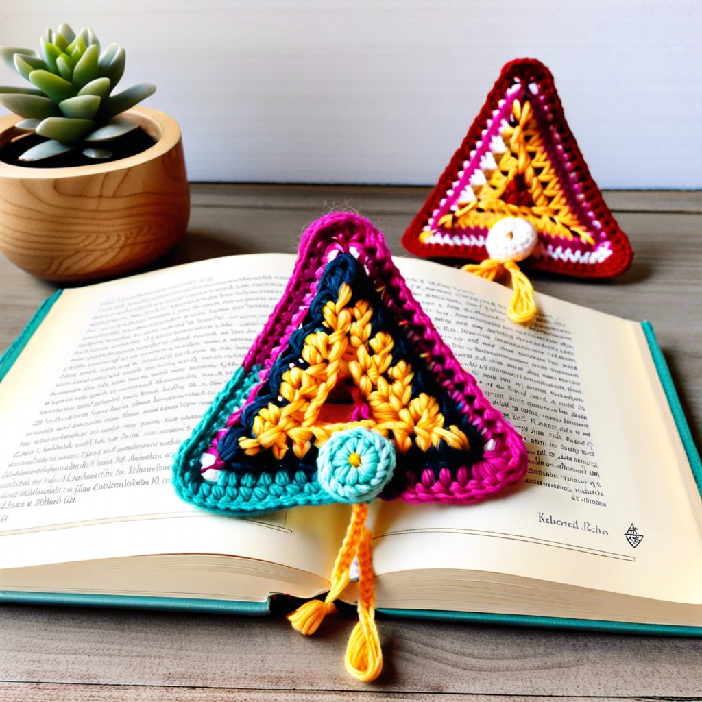 crochet triangle bookmarks for readers