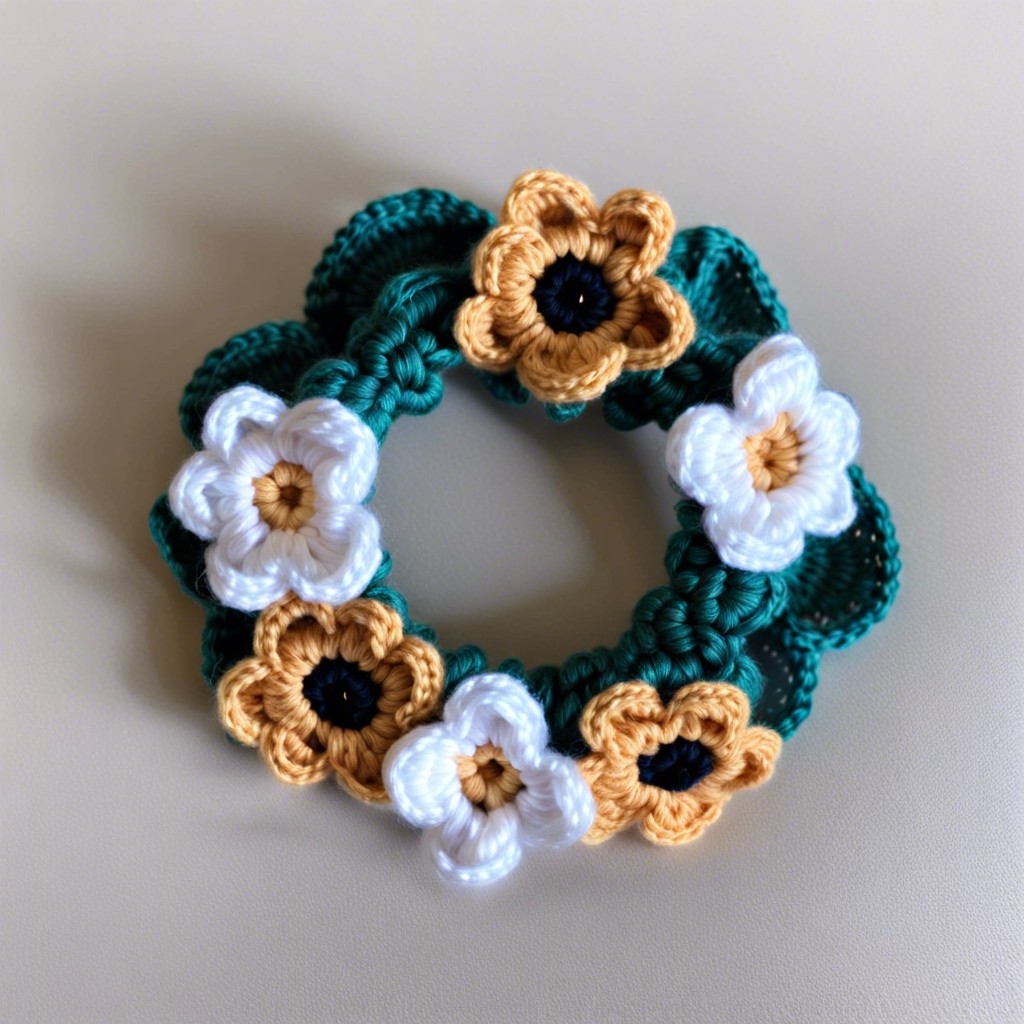 floral motif scrunchie