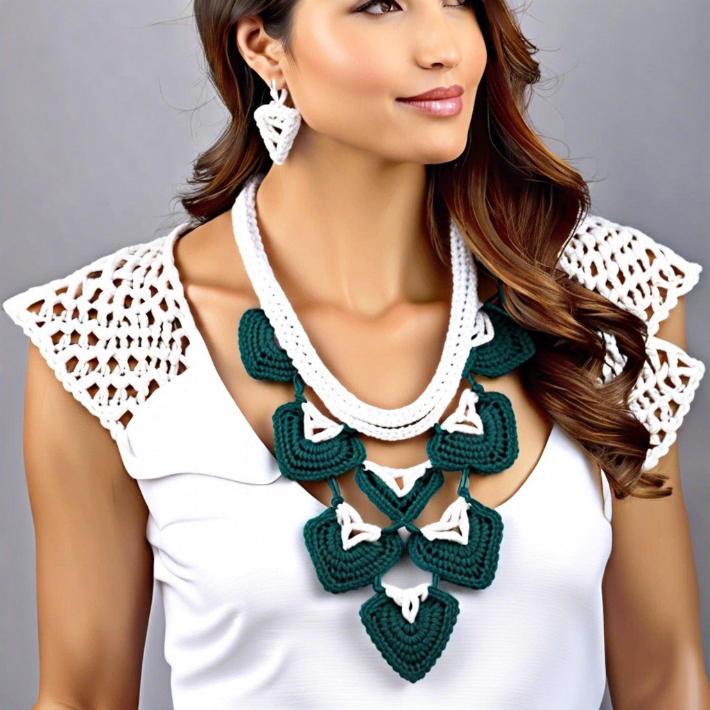 layered triangle crochet necklace pattern