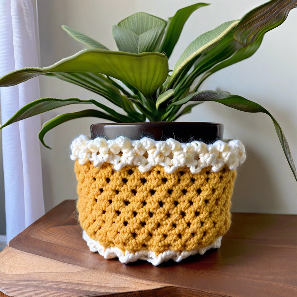 popcorn stitch plant pot cover