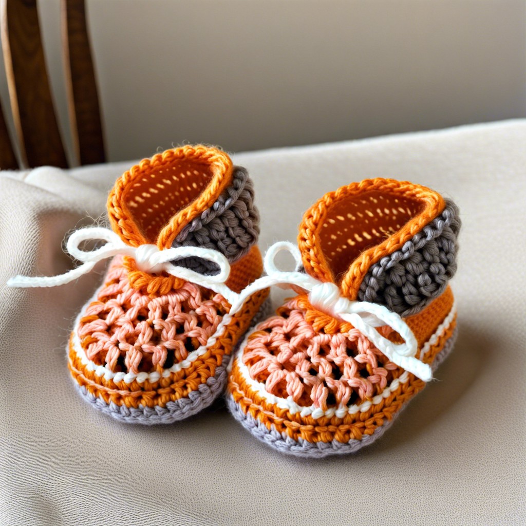 dual color baby booties